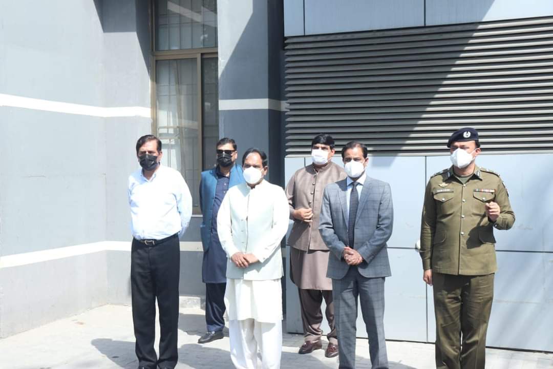 SardarSarfrazD1's tweet photo. آج شیخوپورہ میں کرنل(ر) ہاشم ڈوگر (صوبائی وزیر)نے انتظامی امور کا جائزہ لینے کے لیے شیخوپورہ کا وزٹ کیا اور اس دوران میٹنگ کی جس میں میا ں خالد محمود(صوبائی وزیر)
1/2
#MuhammadhashimDogar
@EjazChaudhary https://t.co/72iIDObAwU