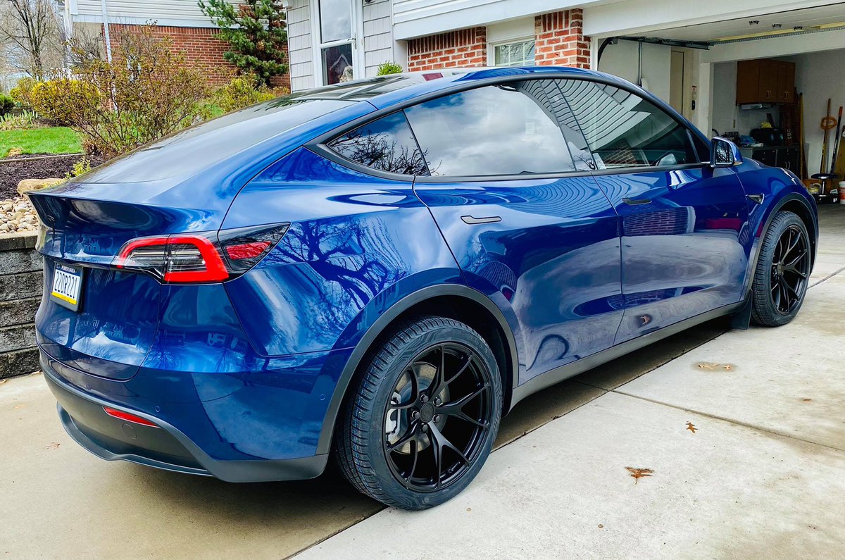 amenity_auto's tweet photo. Wheel upgrade for this Model Y #amenitymobiletires #mobiletireshop #mobiletireservice #teslamodely #vredesteintires https://t.co/cEbLgb8X7l