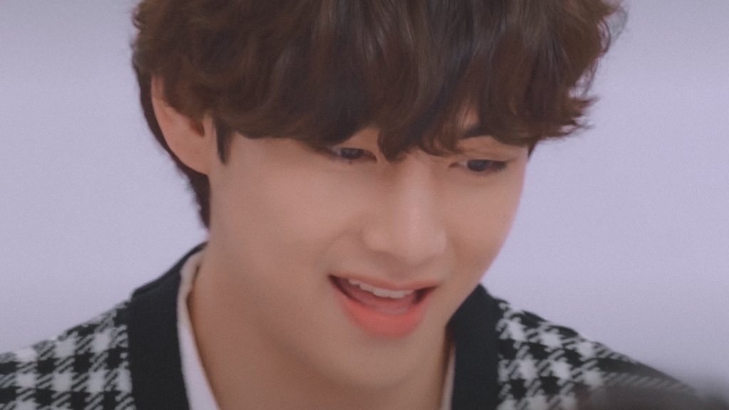 taeteland's tweet photo. im in love with kim taehyung https://t.co/0SVRM8L2id