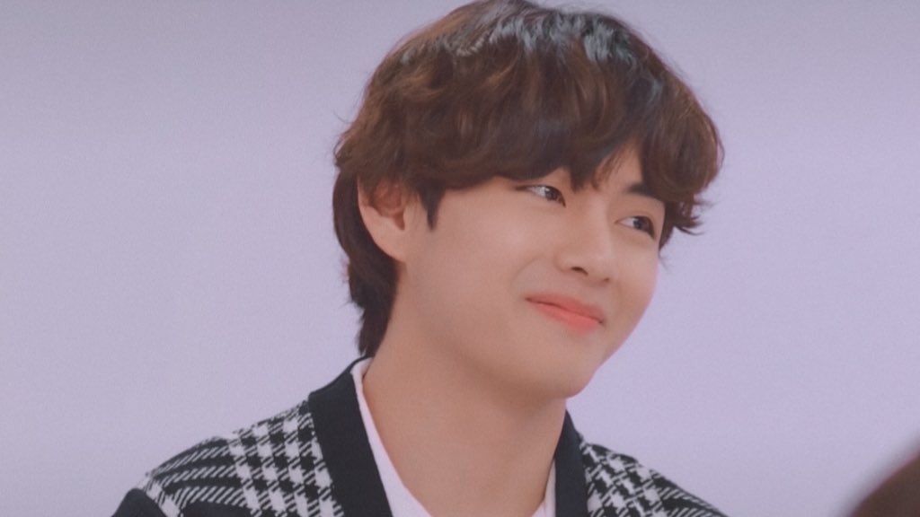 taeteland's tweet photo. im in love with kim taehyung https://t.co/0SVRM8L2id