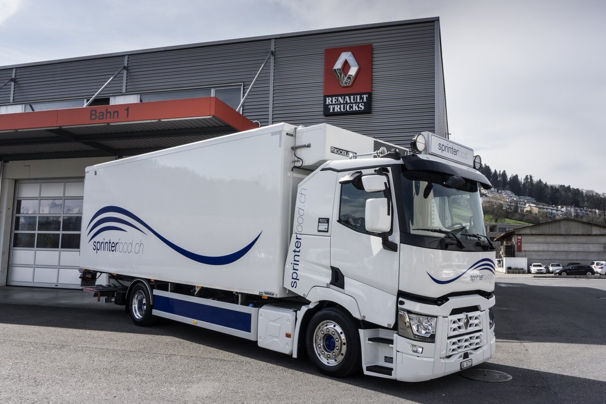 WindlinNufa's tweet photo. Im Auftrag von Renault Trucks Schweiz durften wir diesen T380 in  für die Sprinter Logistik Gmbh aufbereiten. Wir bedanken uns für den Auftrag und wünschen allzeit gute Fahrt.

#RenaultTrucks #mehrDrive https://t.co/SEFmpFQWO4