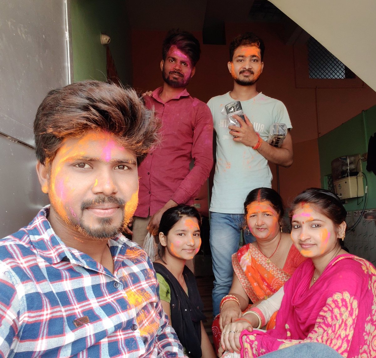 imcricverma's tweet photo. Happy Holi
#Holi_Celebration with #In_Laws at #In_Laws_Home
#Special_Moments
❣️❣️❣️❣️❣️ https://t.co/LjZ7XtFfDw
