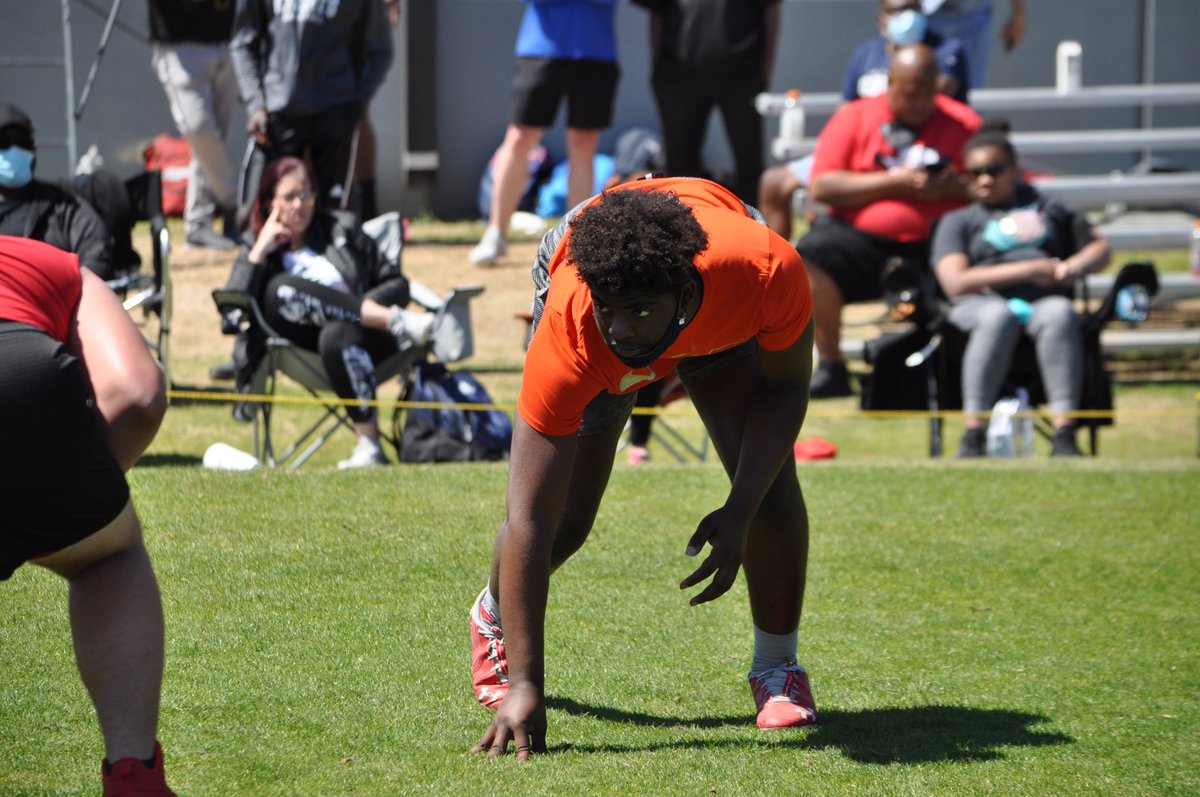 BenjaminGolan's tweet photo. One of the most intriguing prospects I saw yesterday was 2024 Denison DE Xadavien Sims.
It’s still early, but he’s going to make whichever program comes first for him look smart #PassRushSchool https://t.co/zJ64FYiilh