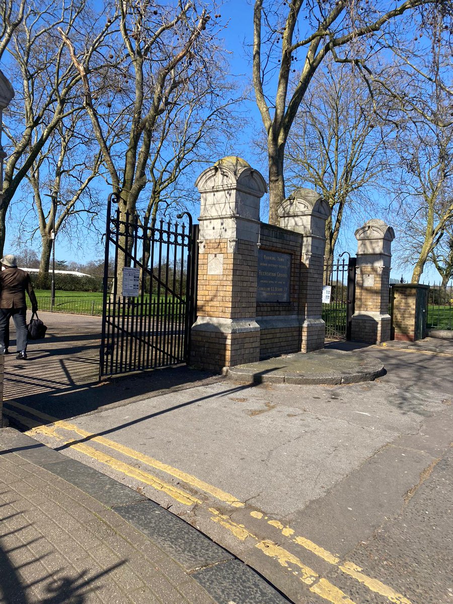 MPSBarkDag's tweet photo. Safer schools officer PC Heard is currently on foot patrol around the Eastbury School and Barking Park area as part of #OpBempton @lbbdcouncil 1548EA https://t.co/5UM68tLlp5