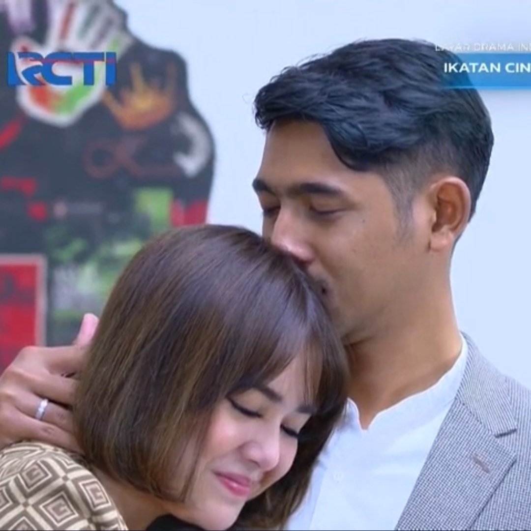 SeptaDwiS1's tweet photo. #IkatanCintaEp220
Aduhaduhaduh gemesnya pasutri  ini😍 https://t.co/fp3nm4wsCe