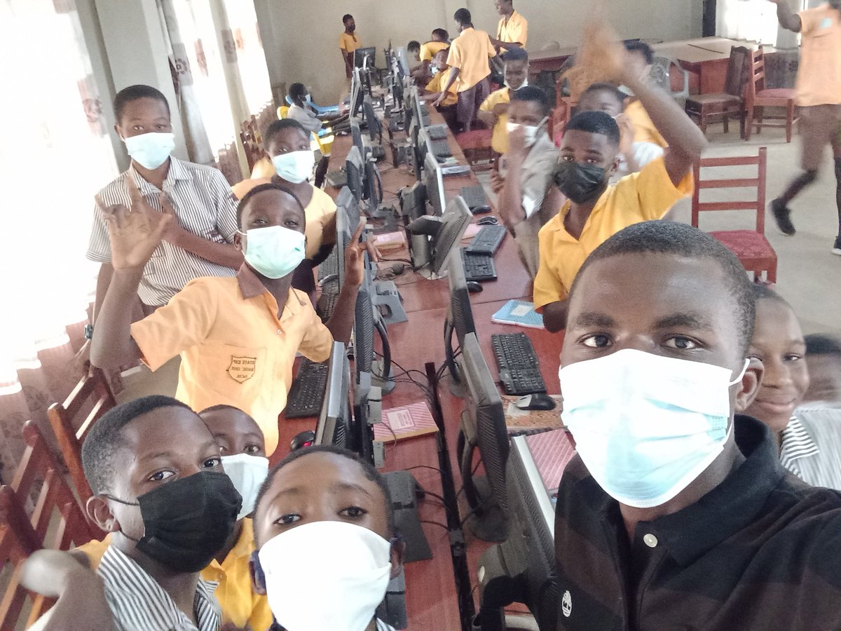 mmustaphayakubu's tweet image. Contributing my quota to STEM Education, providing timely and impactful computer skills to the next generation of leaders 👏. #LFGLeads #EducateSTEM #TeachForAll #T4Education #T4CountryAmbassador #LeadForGhana