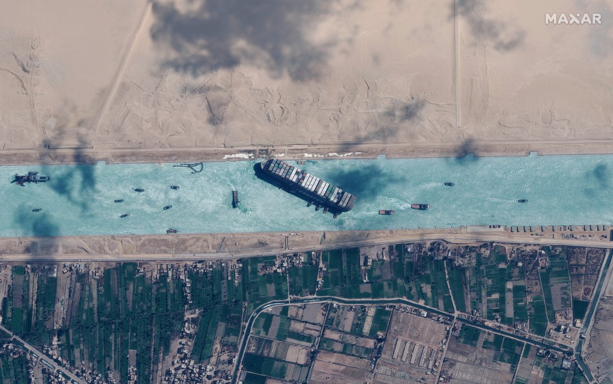 vantortech's tweet photo. #EVERGIVEN Update: March 29, 2021 #satellite imagery from WV2 was collected at 11:49AM local time followed by a GeoEye-1 collection at 11:52AM. The container ship has been moved away from the eastern bank of the canal, w/ numerous tugboats actively trying to reposition the ship. https://t.co/t0SlnXgpyy