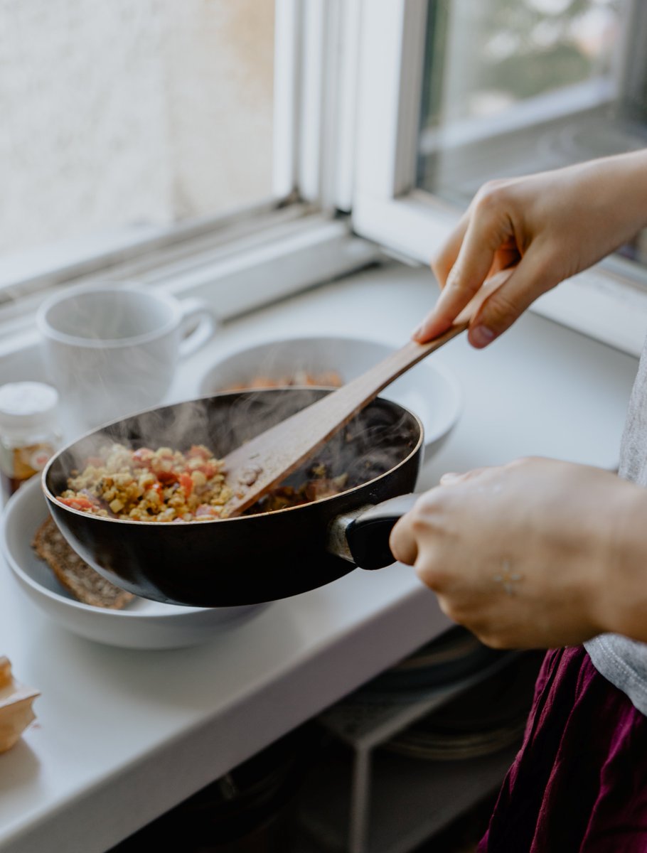 cuidkers's tweet photo. El chef del mejor restaurante del mundo eres tú! ¿Quién cocina en casa? ¿Os marcáis un menú semanal o sois más de improvisar?
#cuidkers #cuidkeando #CompartiendoExpereriencias #familia #cocina #planificación #cocina #MenúInfantil
https://t.co/vtdnzwhJ3h https://t.co/41jPdZZS8s