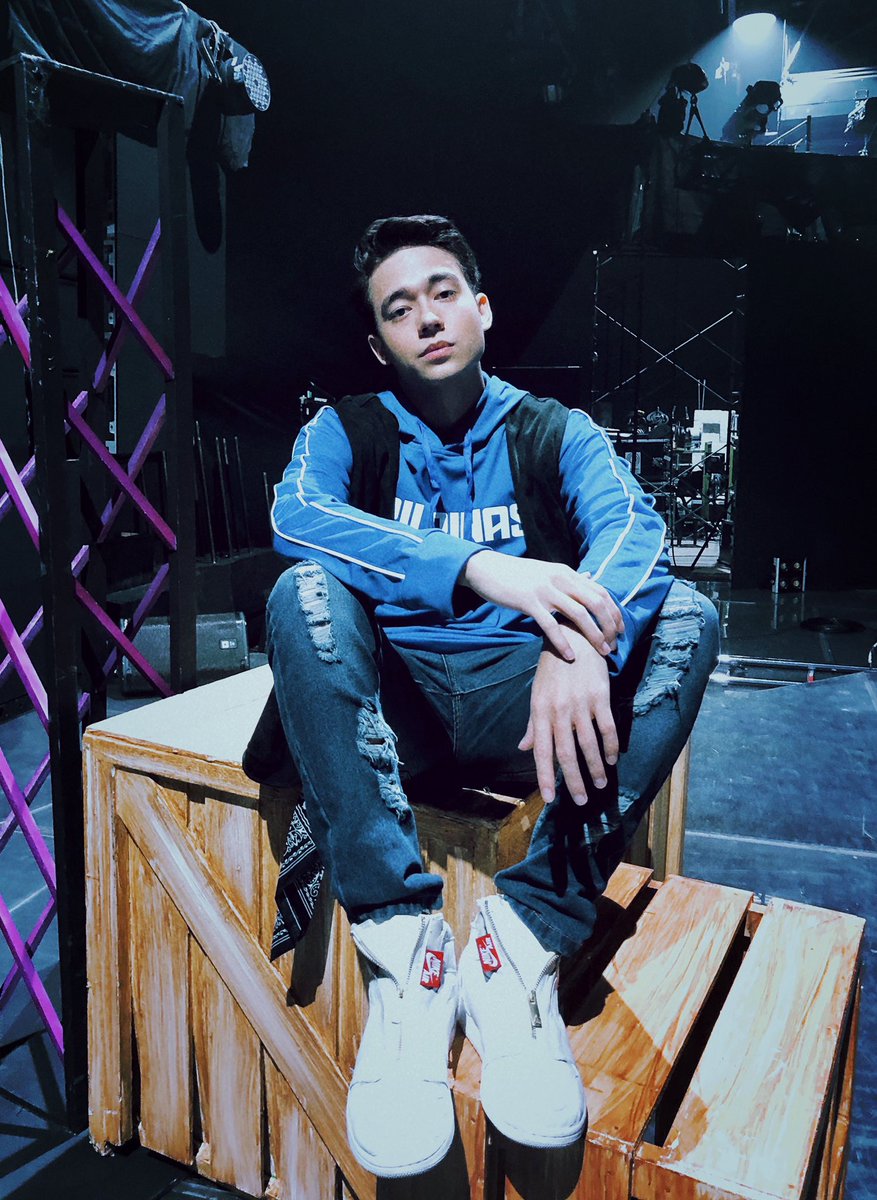 jmsnblake's tweet photo. Caption:
 ‘Meron akong ano, meron akong kwento’ 🎵 - Anong kwento mo ngayong balik tayo sa ECQ? 🙈 Stay strong &amp; please stay safe mga ‘KABABAYAN’🙏🏻 #ASAPastig - 28/03/21 https://t.co/O7gPmIbfG3