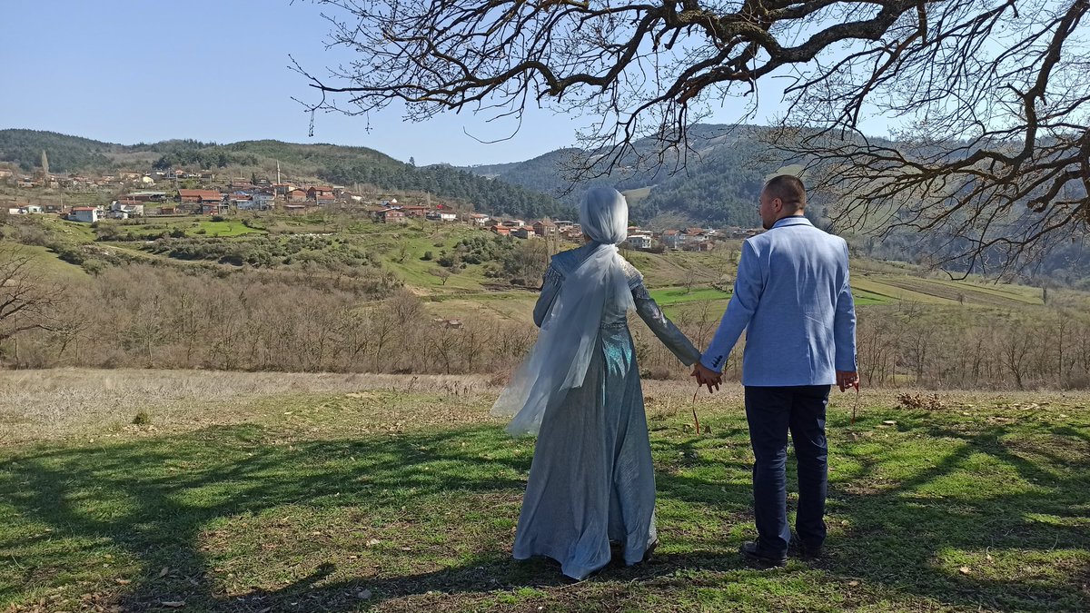 Sevdim. Çünkü bir tek ona sarılınca yuva gibi kokuyordu içim.💙