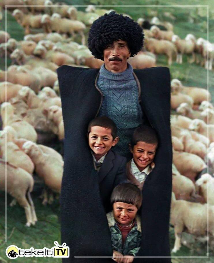 TekeltiTv's tweet photo. Günün Fotoğrafı:

Susuz Yurt Yaylası'nda çobanlık yapan bir Azerbaycan Türkü ve çocukları (Laçin - Karabağ 1984) https://t.co/LGlNAVIvg9