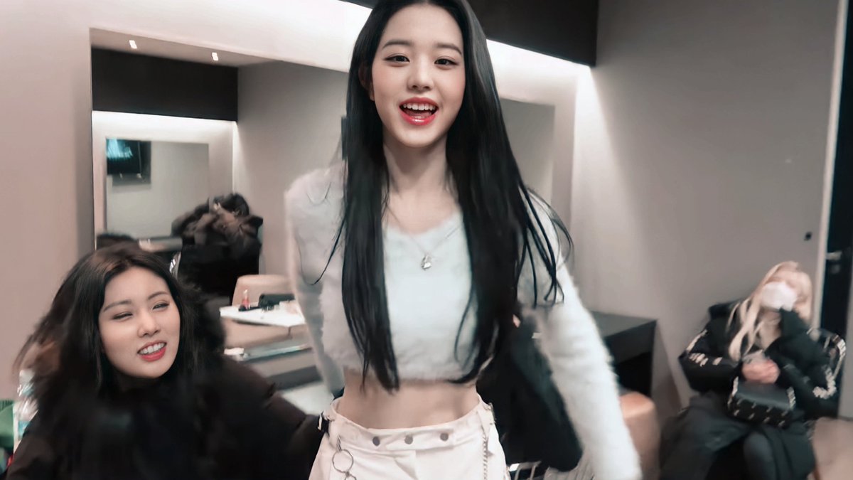 JWYtime's tweet photo. #장원영 #JANGWONYOUNG #원영 #WONYOUNG https://t.co/BQeBLPRU44