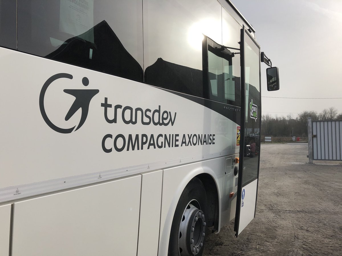 GuillCaillet's tweet photo. ➡️ L’offre pour les ALSH, centres sociaux et scolaires ouverte pour la saison 2021 !
L’an dernier plus de 1000 enfants 🔝 en partenariat avec @TransdevCA 🚍 & @ChevalElite 🐴🔴
#CESQ https://t.co/8qVaCP2yd2