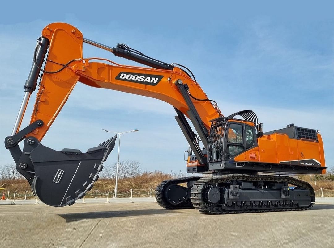 Geert Yke The New 100 Tons Doosan Dx 1000lc 7 Excavator Doosandealer Doosance Europe Doosanequipment Staadgroep Nijlandservice T Co Zmffqs6ewr Twitter
