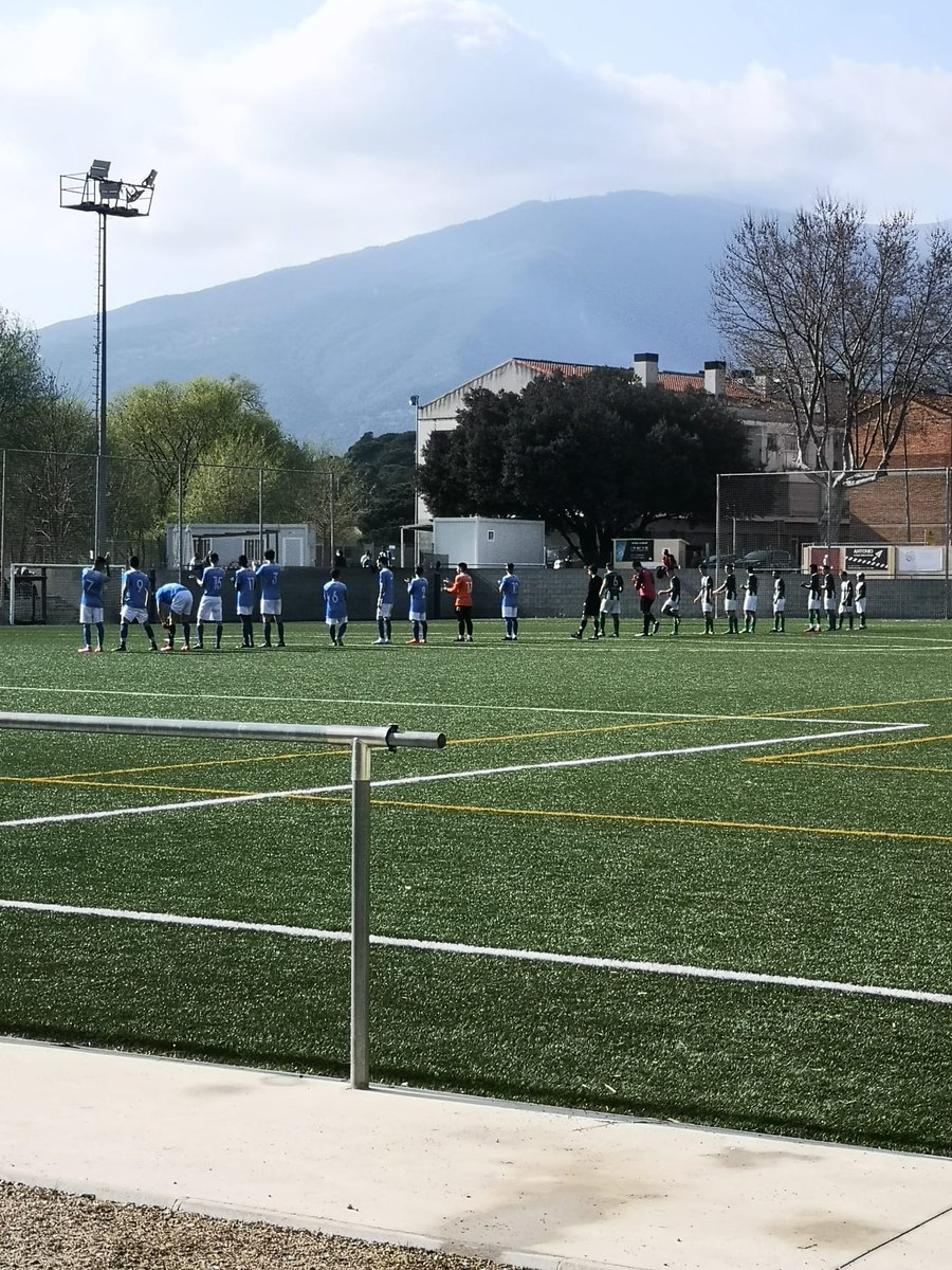 RESULTATS DEL CAP DE SETMANA📊

• Aleví 23 - 1 CF Sils
• Cadet 2 - 1 AD Ca la Guidó
• Amateur "B" 3 - 2 UE Maçanet 
• 1r Equip 1 - 1 Lloret CF

#EndavantBatllòria