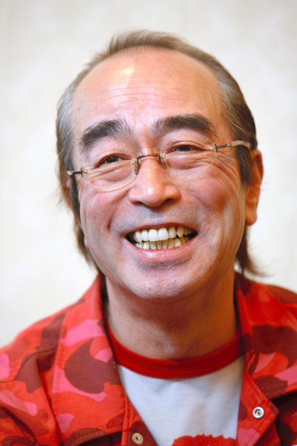 Alice_fitfes's tweet photo. 3月29日は��村けんさんの命日で今日で一周忌です。
幼少の頃からドリフを応援してた身としては未だに亡くなったと思えれません。しかし、この人からコロナの恐ろしさを教わった事も確かです。志村さんの死を無駄にしないよう心に留めてこれからを過ごしていきます。
#志村けんさん一周忌  #ありがとう https://t.co/nu2HF6JvKb