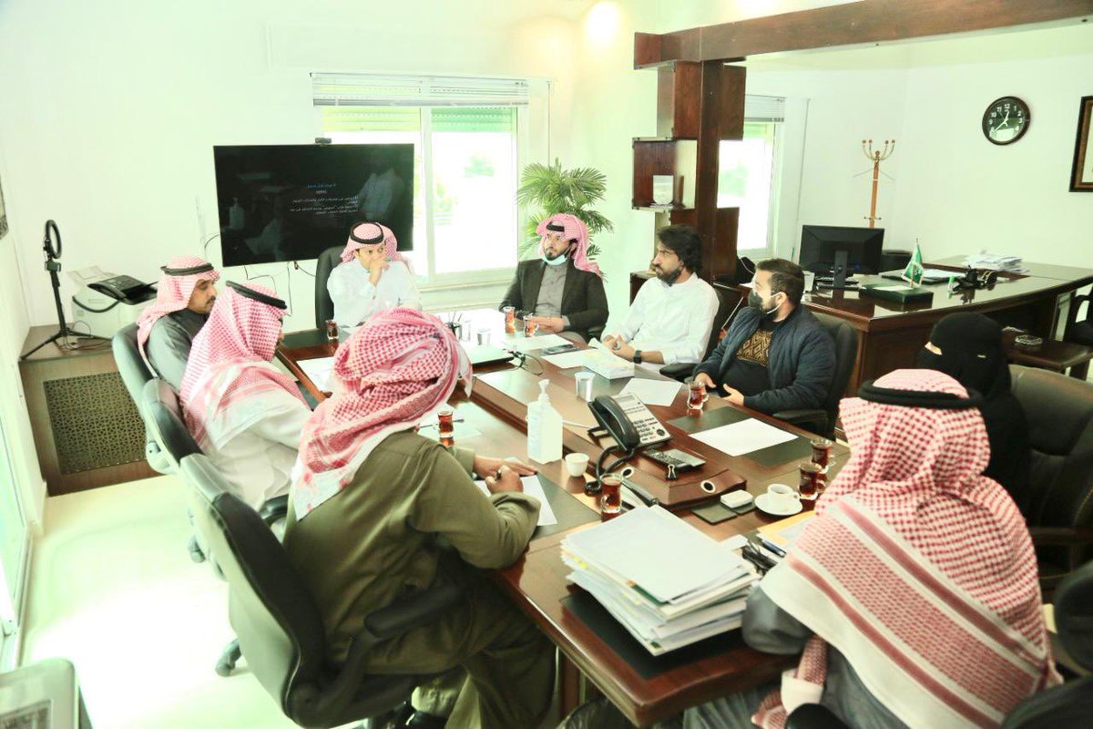 sacmjo's tweet photo. اجتمع سعادة الملحق الثقافي والزملاء مديري الإدارات بالملحقية مع الرؤساء الجدد لأندية عمّان وإربد ومساعديهم لتهنئتهم على اختيارهم ، وتزويدهم بالتوجيهات والأنظمة الجديدة. https://t.co/p5B75ogDgW