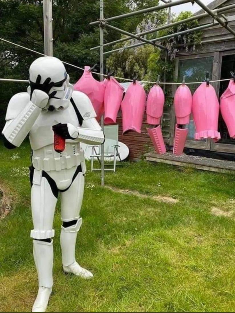 Star_Wars100's tweet photo. Lol https://t.co/6PruO95HkV