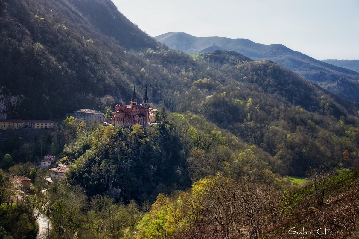 GuillerCil's tweet photo. La cuna de España: Real Sitio de Covadonga, #Asturias 💙 https://t.co/2Ns1NqG6s0