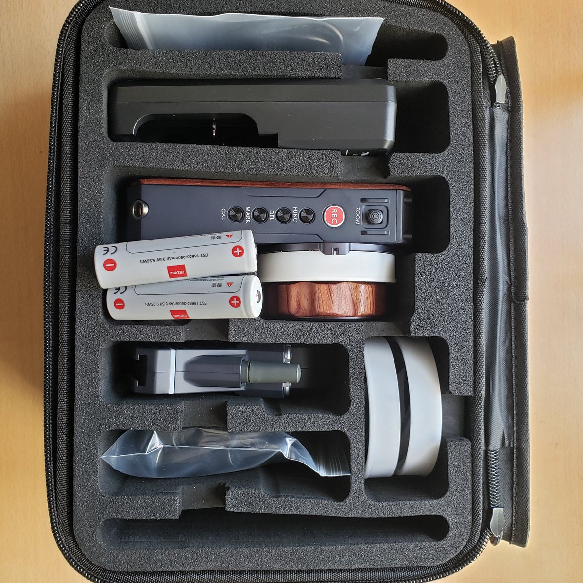 tony_magik's tweet photo. Couldn't wait to try out our #TiltamaxNucleusM Alas no batteries available in UK 🤔?

Luckily @zhiyun_ph #weebilllab batteries meet the required specs and ours work a treat😉. 

Another @CVPgroup purchase. 

(Btw @CineGearPro have Zhiyun FST18560-2600mAH batteries stocked). https://t.co/Uj1YvVp27l