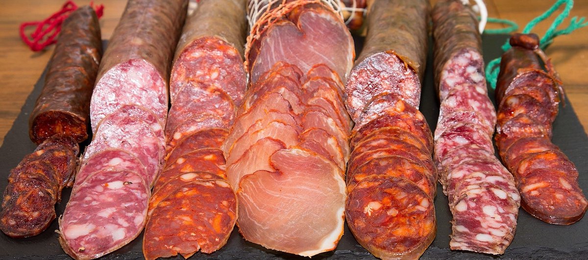 theOjosFoods's tweet photo. By selecting our suppliers personally and carefully, we have a premium range made only with the best natural ingredients that our customers describe time and time again as "mmmmm...delicious".
#theojosfoods #halalfood #halalrange #spanishfood #goodfood #awardwinning https://t.co/yTKsmTNx9h