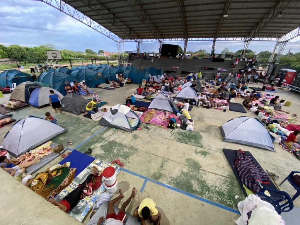CarlosArturoAR's tweet photo. Buen día, así se encuentra uno de los refugios de #Arauquita esta foto la tomé hoy 29 de Marzo 2021. Todos ellos han escapado de la violencia en #Apure https://t.co/vIn6kX1BMp