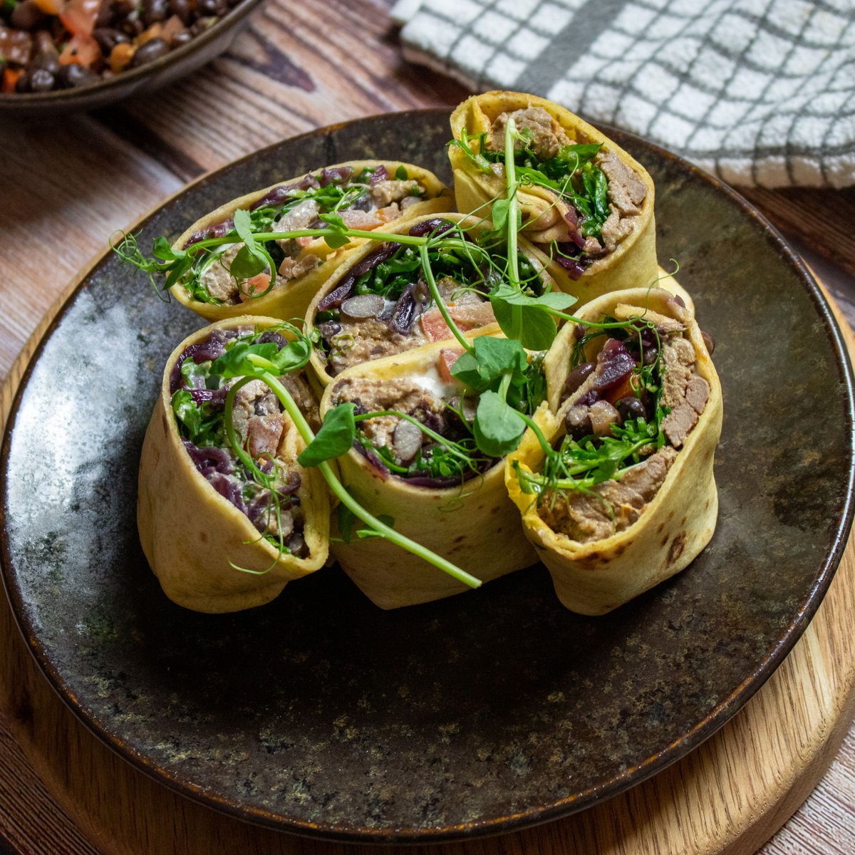 Eat well, live well!

#food #health #wellness #recipes #ingredients #london #shoplocal #verticalfarming #sustainability #chefslife #eatwell