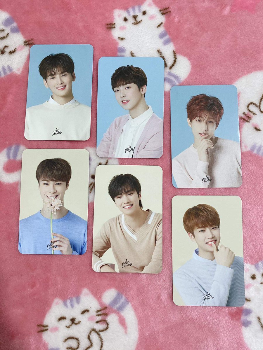 Bii_MyStar's tweet photo. ขายค่ะสนใจเดมทักมาได้เลยพร้อมส่งค่ะ 
#ASTRO https://t.co/Ss0KUGMdEP