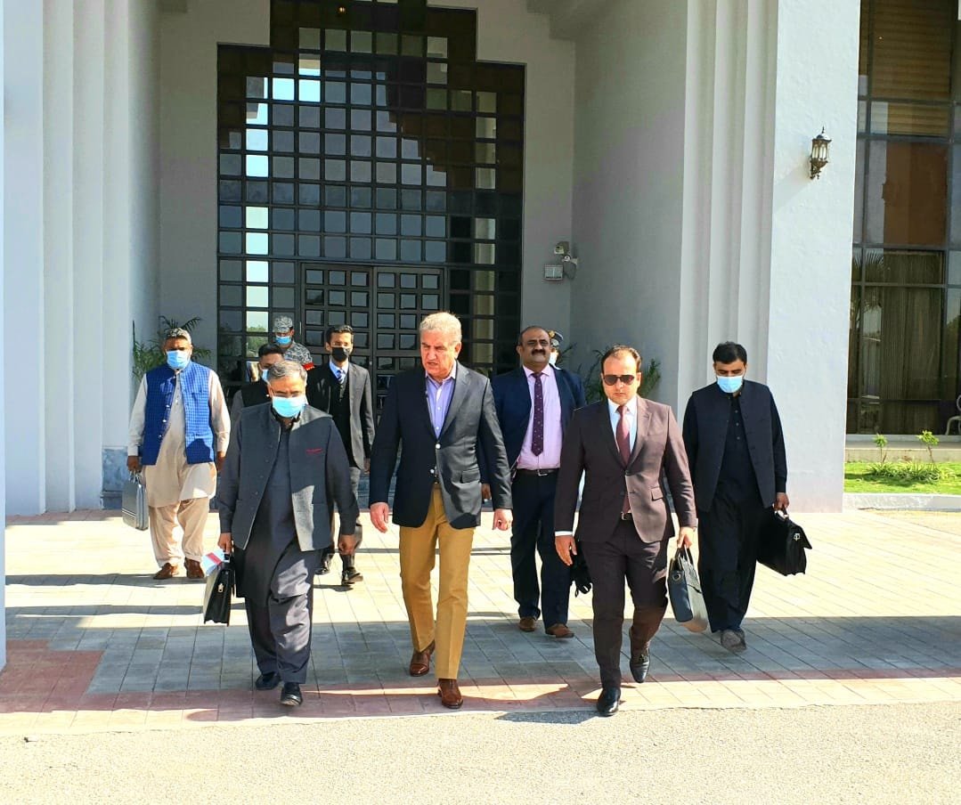 MalikAliiRaza's tweet photo. FM Shah Mehmood Qureshi, accompanied by a delegation, left for Tajikistan on a three-day visit to attend the 9th Heart of Asia-Istanbul Process (#HOIP) Ministerial Conference in Dushanbe, Tajikistan.
@SMQureshiPTI @TeamSMQ
#Pakistan 🇵🇰 #Tajikistan 🇹🇯 #HeartOfAsia #HOAIP https://t.co/Mwvvi0LXpa