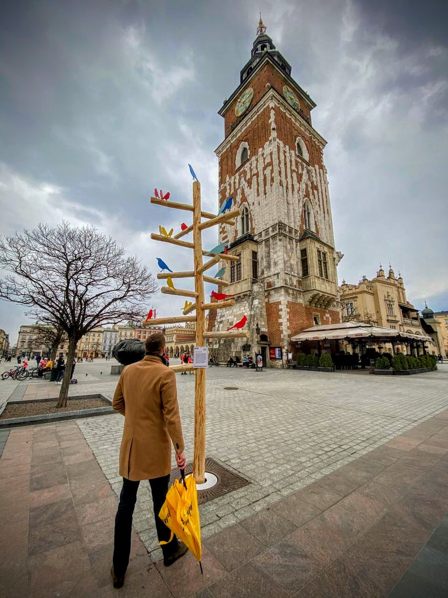 WalkativeTours's tweet photo. Easter is coming. Tourism is still, well...unwell, but here's hoping spring will bring some hope. Would you do a walking tour? Stay safe and join us, we are still walking: https://t.co/9Q15im38L1 https://t.co/JCryu2crHD