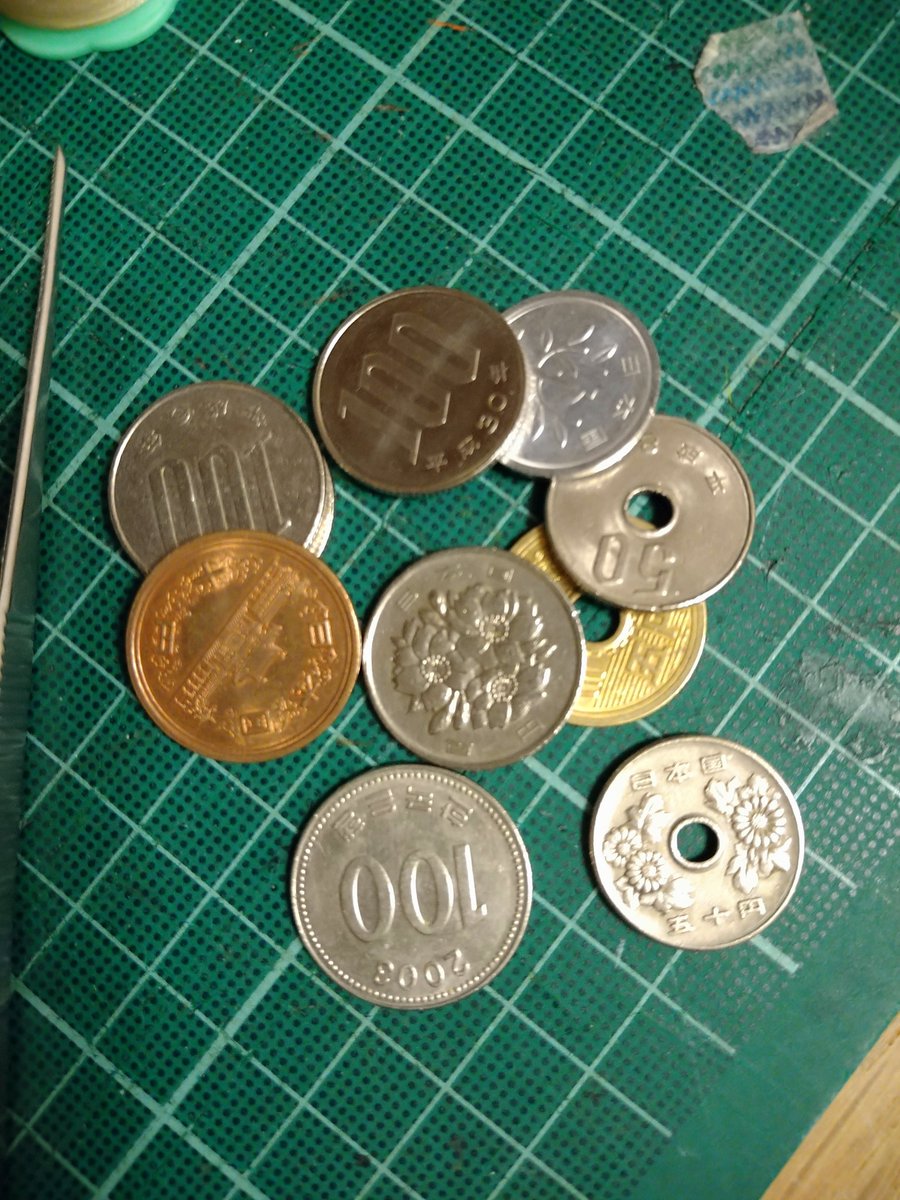 コミケだけじゃない コンビニとかのお釣りで韓国ウォンが来るケースも多い 自販機 タクシー Etc でも記念硬貨の可能性も Togetter