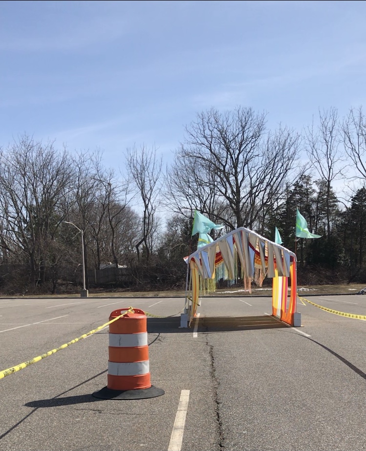 ZuccaireGallery's tweet photo. This is the last week to visit Soul Bath- the drive-through art installation by @stonybrooku MFA student Marta Baumiller. Located at South P Lot/Commuter Parking at Stony Brook University. Open 1pm-4:30pm. Last day is Thurs, April 1. https://t.co/0ZGZthE0p1