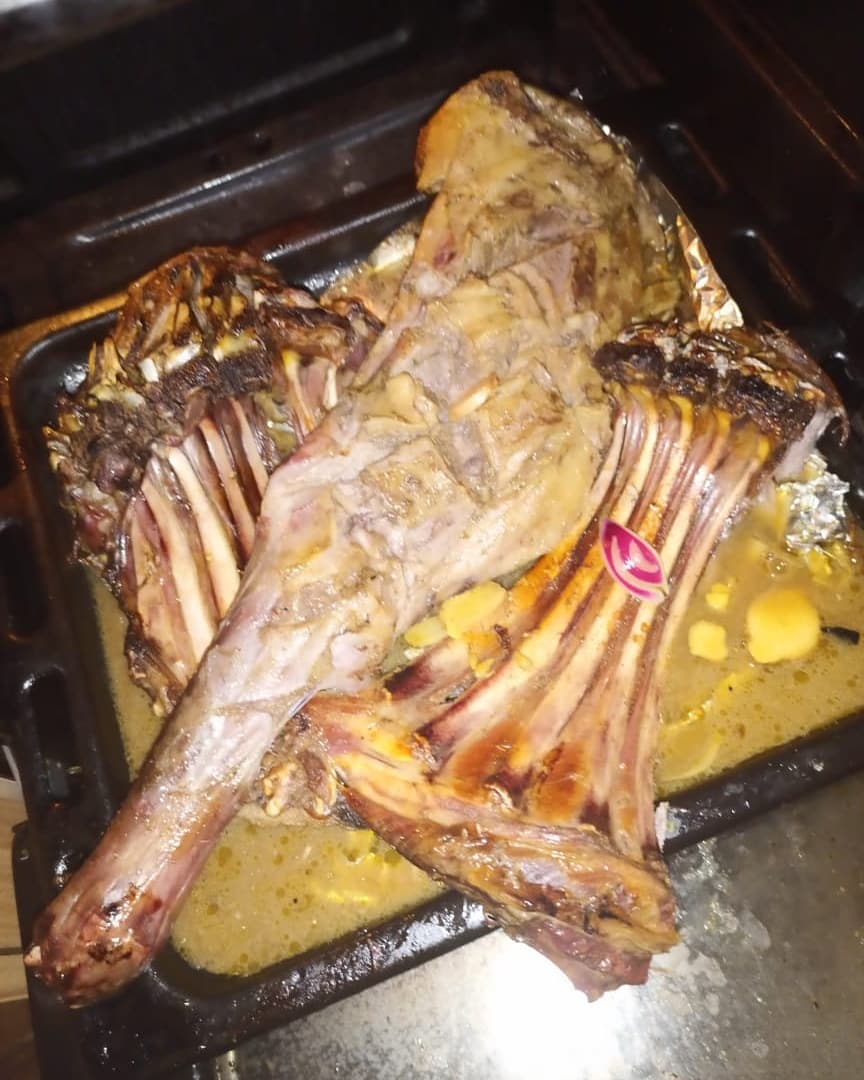 itsKJtheone's tweet photo. Hope everyone is well, despite the lockdown and early curfew.
Nairobi and Molo are in the same zone, which means, we will continue to bring in the softest, tastiest and freshest Molo Lamb.
#KjsMoloLamb #Ribs #legoflamb #nyamachoma #bbq #weekendroast #meatlover #Easter2021 https://t.co/vbUN6Gffx6
