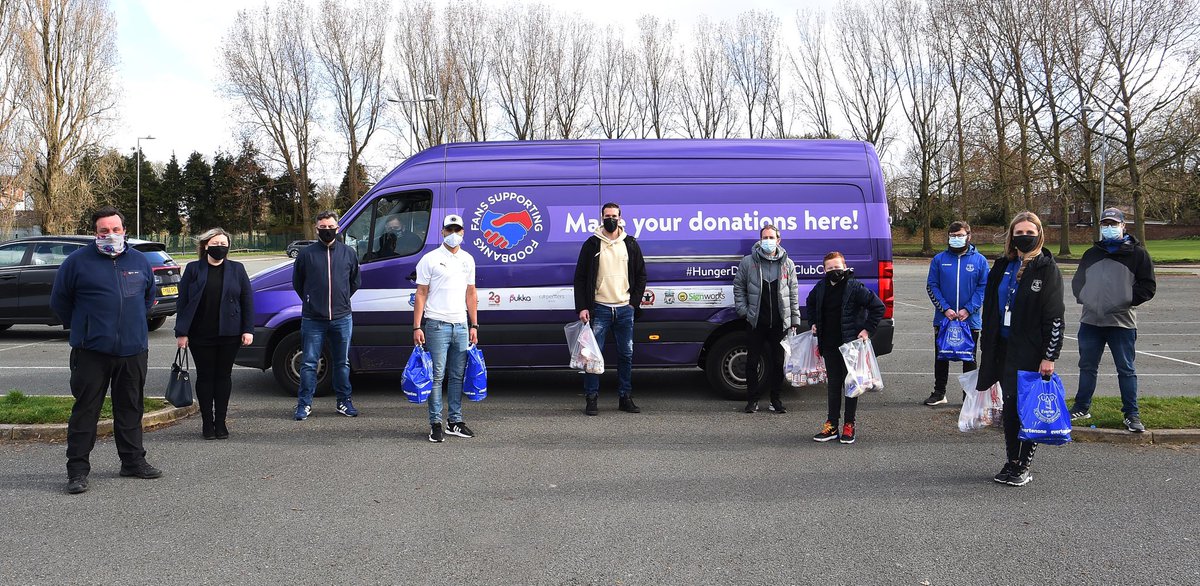 FfP_Global's tweet photo. #FfPFoodDrive supports Liverpool β’ Working with @aldiuk, @FfP_Global have brought together @LFC @LFCFoundation and @everton @EITC to distribute food to families, foodbanks and care homes in Liverpool.
#FfPFoodDrive #FootballForPeace #unsdg https://t.co/iZWZlH08vS