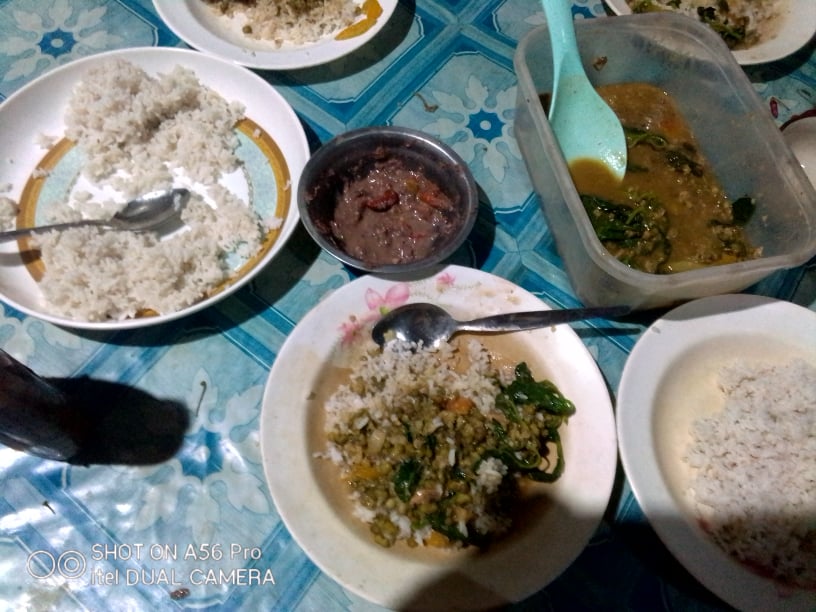 TeacupPh's tweet photo. #My #Hoomans #Rice #with #Kulitis #Leaves (Amaranth) #and #Mongo #Beans #with #lots #of #lovely #sauce. #Very #Yummy #I #got #a #rice #with #some #vegetables #treat #Super #Happy πππΆπΆβ€οΈβ€οΈππππ https://t.co/UEhqgJOJUa