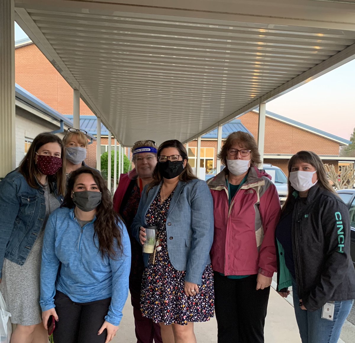 latinaprincipal's tweet photo. We’re excited this morning to great all our @HDBobcats this morning in carpool! #CarPoolCrew @RSSinformation https://t.co/rJk86KvFzR