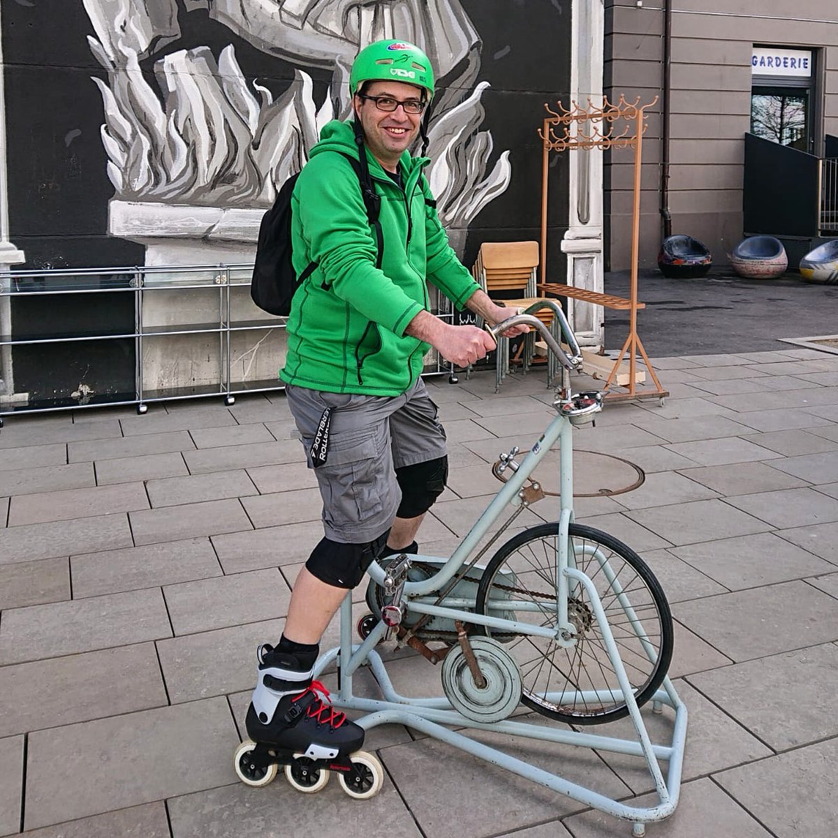 natanfreeskate's tweet photo. While skating in Lausanne , you can always find interesting things 🤓🇨🇭🚴♂️
#patinsinline #rollerinline #twisteredge #lausanne https://t.co/sCfwFYIELV