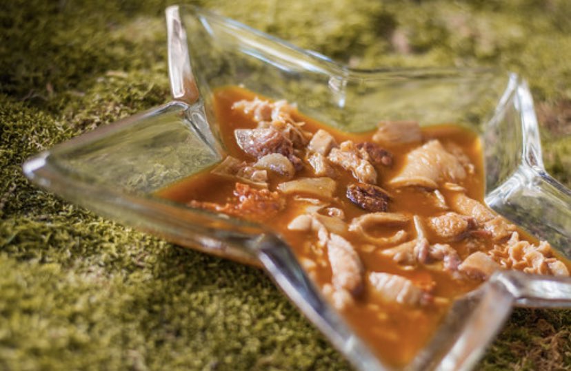 ¿A quién le apetece unos callos a la madrileña? Ya sabes que puedes encontrarnos en la App Glovo 🛵 ¡Búscanos y haz tu pedido! #Alcaravea #GrupoAlcaravea #pedidos #comidacasera #comidaadomicilio #callos #callosalamadrileña #restaurantes #hosteleria #hosteleriasegura
