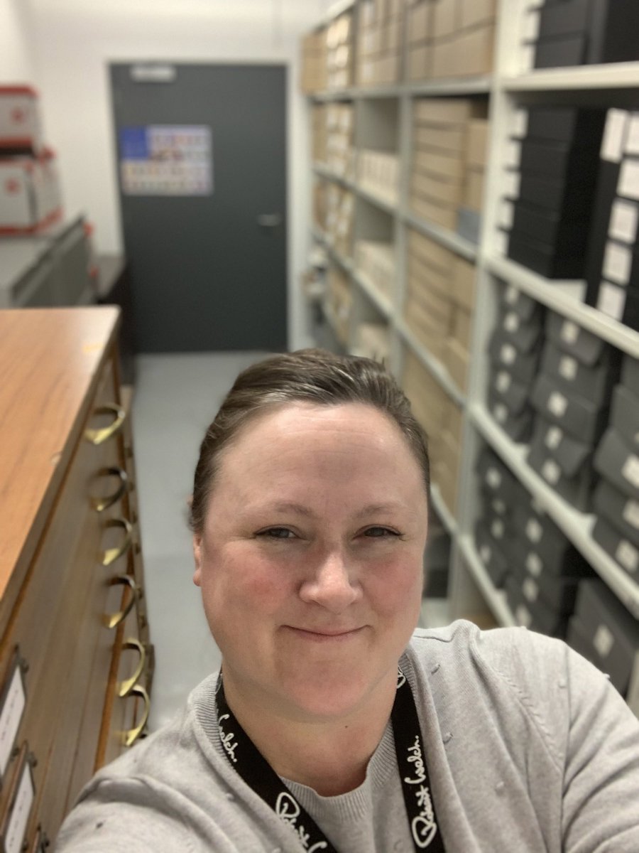 6harlie's tweet image. In my happy place 📦🔍📜✏️📋🤎 #Archive #InTheArchive #BugCheck #Audit #Housekeeping #IAmHome