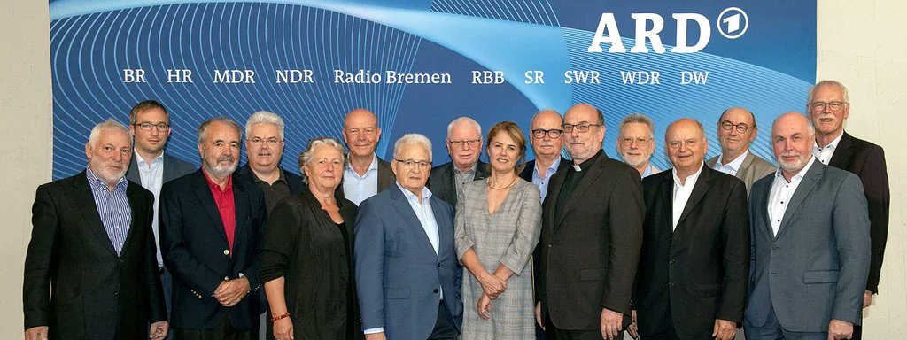 lena23021997's tweet photo. #AlmanRD 100 % #wirsindbunt! Weg mit den #Privilegien der weißen #Rassisten
#Tesfu statt #Böhmermann
#Ohawne statt #Buhrow
#Ladybitchray statt #Bellut
Mehr #LGBTQ und #Transgender in die #Rundfunk- und #Fernsehräte
#Blackpower #Muslimpower #Transgenderpower https://t.co/JRQyl1mZmp