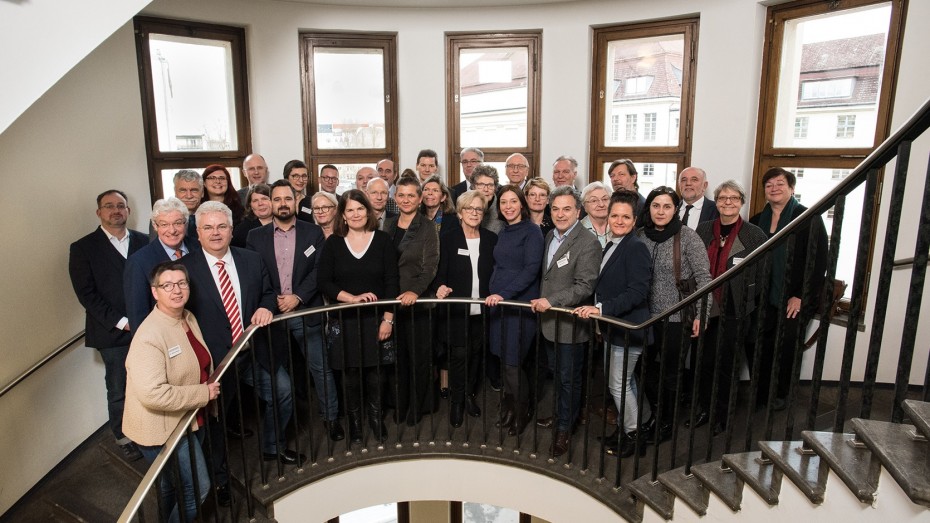 lena23021997's tweet photo. #AlmanRD 100 % #wirsindbunt! Weg mit den #Privilegien der weißen #Rassisten
#Tesfu statt #Böhmermann
#Ohawne statt #Buhrow
#Ladybitchray statt #Bellut
Mehr #LGBTQ und #Transgender in die #Rundfunk- und #Fernsehräte
#Blackpower #Muslimpower #Transgenderpower https://t.co/JRQyl1mZmp