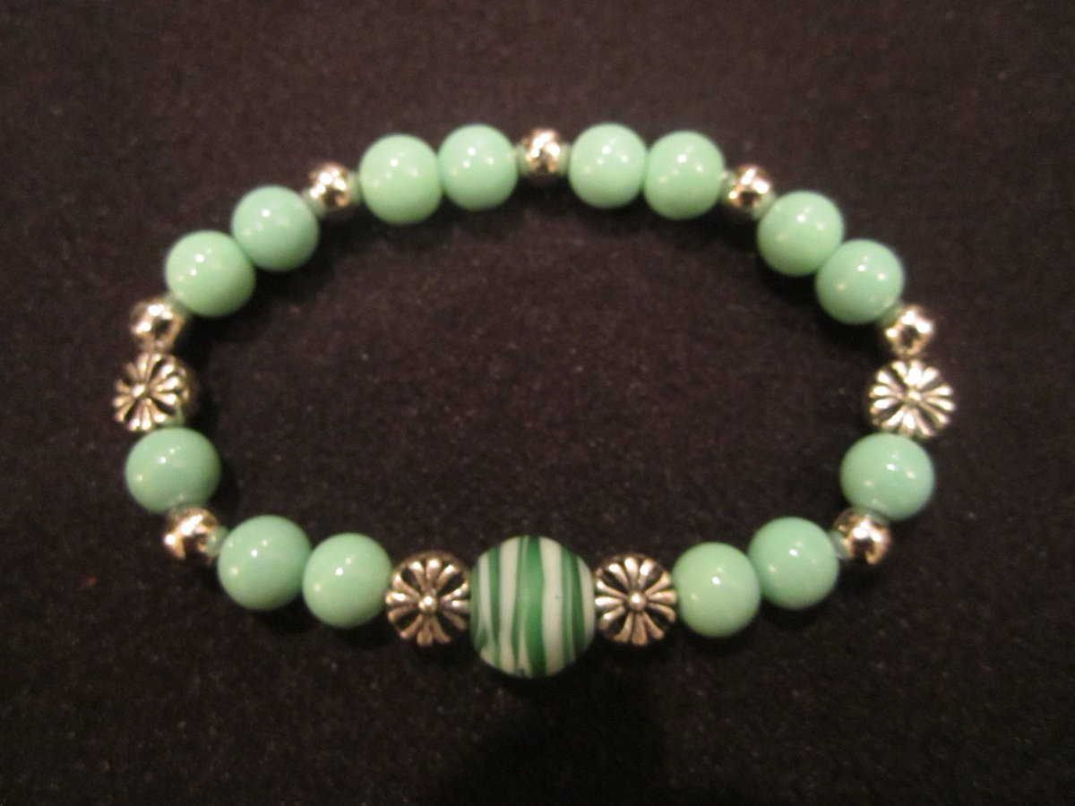 BonnieLouLane's tweet photo. Beaded Handmade STRETCH Bracelet - Sea Foam Green https://t.co/pgKXLH8oZ9 #fineartforsale #EtsyTeamUNITY #Handmade #TMTinsta #GreenAndSilver https://t.co/4xqiYOxaIC