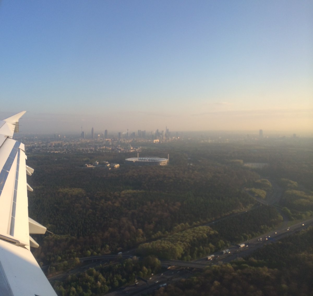 FoxMiqFM's tweet image. #MissingThisView  Anflug auf EDDF von EDDM kommend.