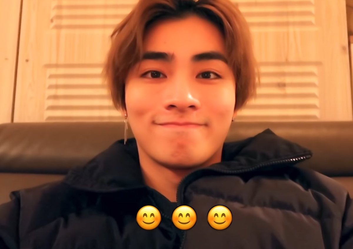 ช่วงนี้เทรนใส่เสื้อกันหนาวแฟนกำลังมาแรงหรอคะ👀💅🏻 #henjun