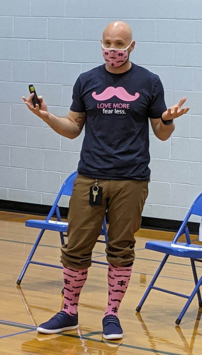 Insight_Minds's tweet photo. @thedopeeducator let’s see those #pinksocks today!! Bring on the smiles!! #LOVEMOREfearless #pinksocksEDU #CompassionateEducators #HappyTeachersWillChangeTheWorld https://t.co/HBsvnzNlWV