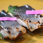 知ってた？魚の塩焼を作る時、塩をふるよりも「砂糖」の方が美味しく出来るって。