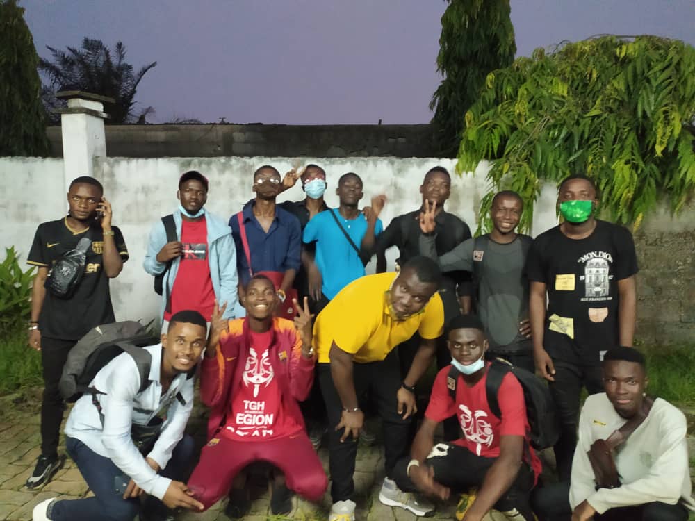 CogaEsport237's tweet photo. [𝗗𝗘𝗔𝗧𝗛 𝗠𝗔𝗧𝗖𝗛]

Magnifique Rencontre #NarutoStorm4 en Round Robin avec une Victoire de la Team Yaoundé de @KIDOMARU237
contre la Team Douala de @BayihaVictor 4 à 1!!

Le tout dans un esprit fair-play 😃

🎥 https://t.co/5wwDts43Ow

#𝗘𝘀𝗽𝗼𝗿𝘁𝘀𝗜𝗻𝗔𝗳𝗿𝗶𝗰𝗮 https://t.co/Uihoa8gOu3