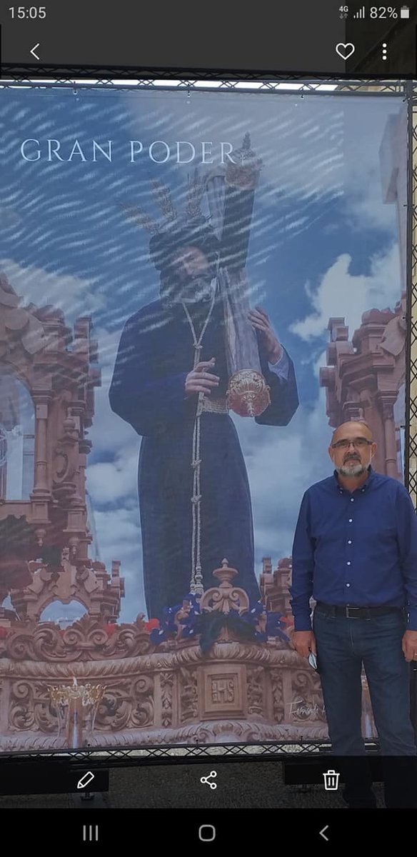EstrellaHdad's tweet photo. Aquí os dejamos el testimonio  de los que os habeis hecho las fotos con vuestros familiares y con Nuestros Titulares en la Exposición de la Junta Mayor, los Pasos en la calle. https://t.co/JPKYioXaH4