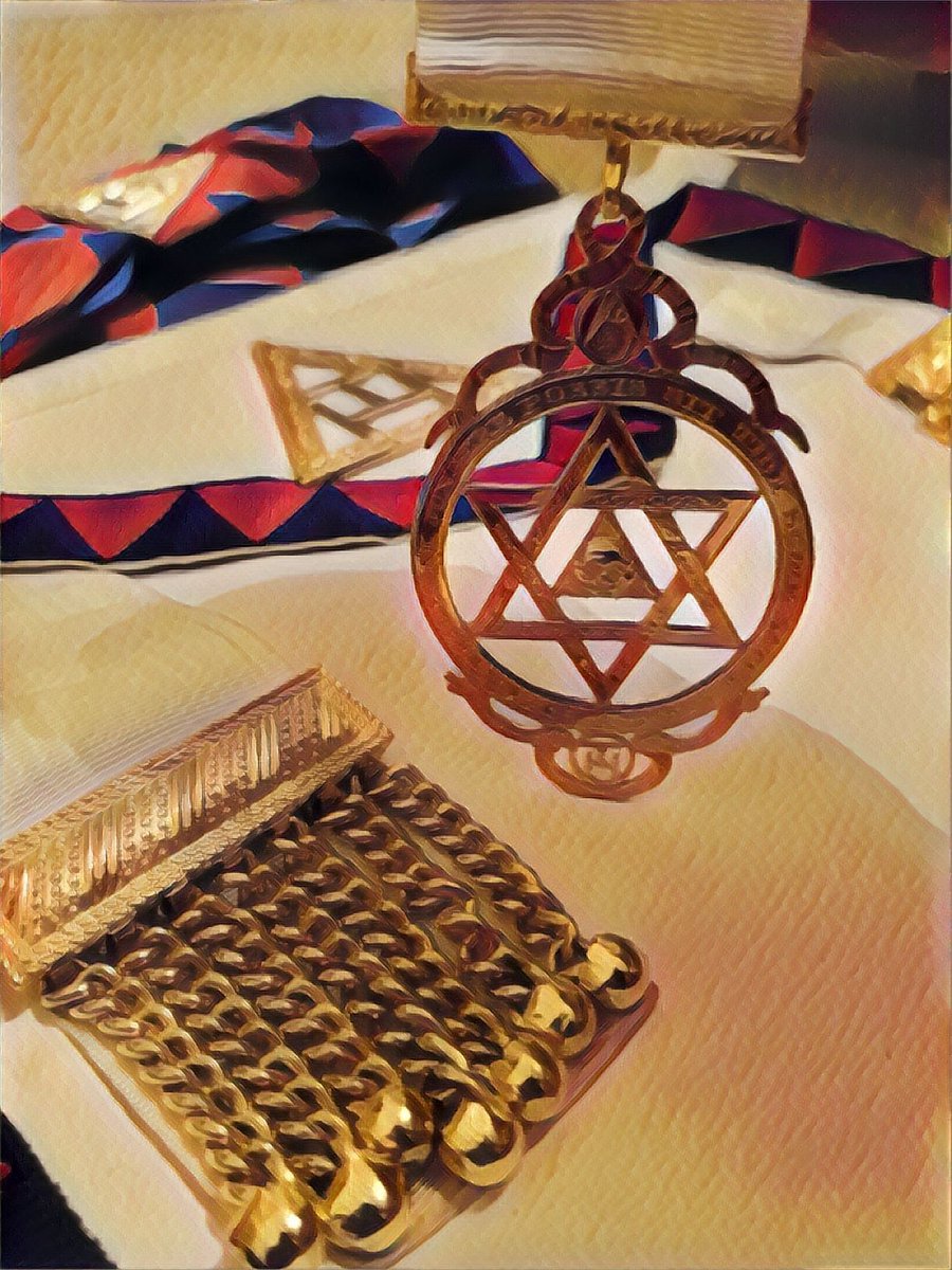 "Why Join The Holy Royal Arch?" 🔺

a few possible answers to this question can be found in this short article at our Provincial website

#freemasons #companions #Lincolnshire 

👇🔹🔺🔹🔺🔹🔺🔹🔺🔹👇

lincolnshirefreemasons.org/why-join-the-h…