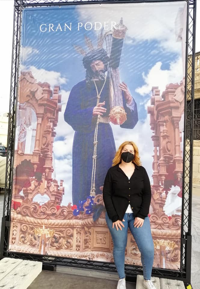 Aquí os dejamos el testimonio  de los que os habeis hecho las fotos con vuestros familiares y con Nuestros Titulares en la Exposición de la Junta Mayor, los Pasos en la calle.